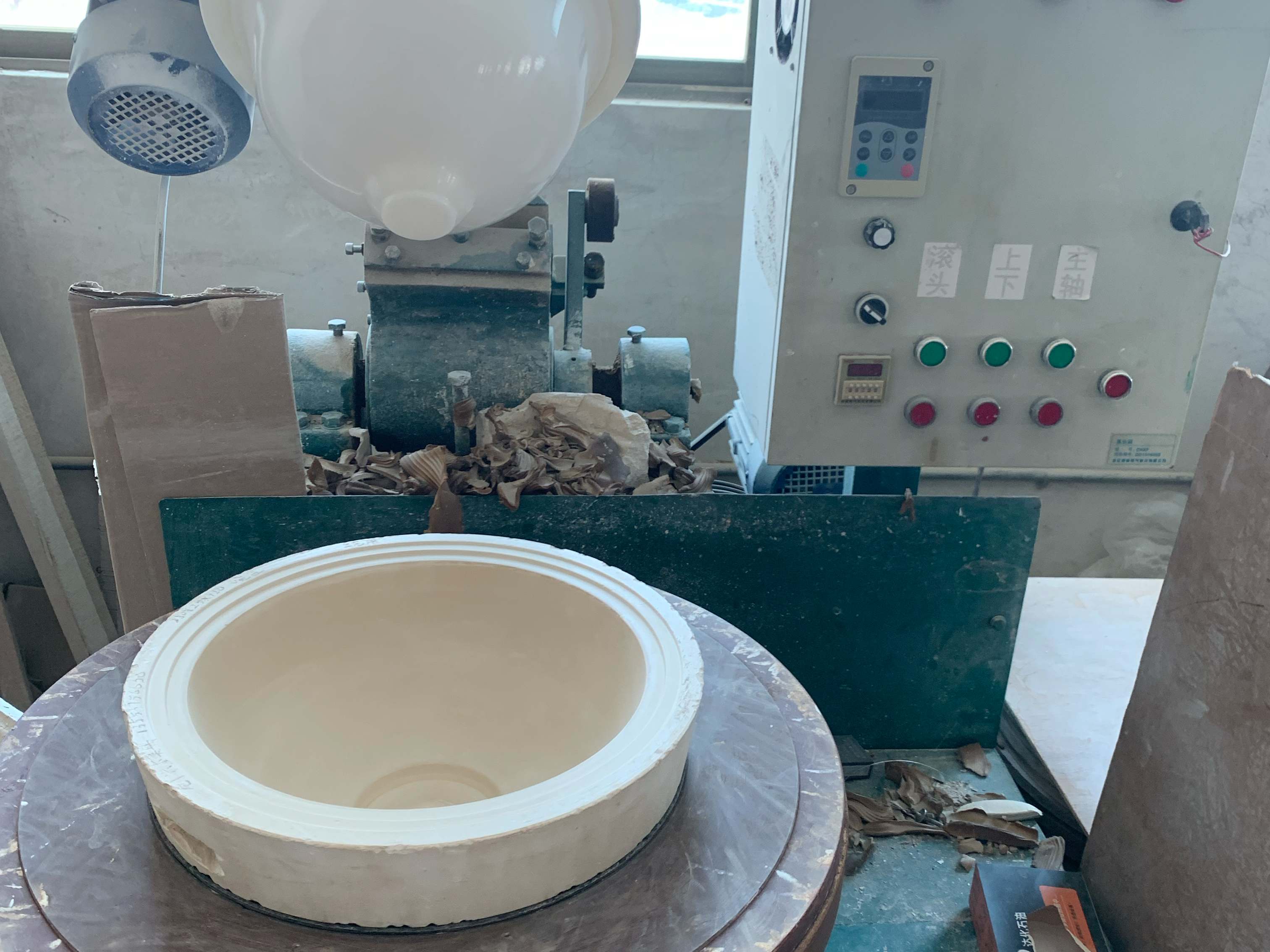 Explore The Production Process of Ceramic Sinks Molding